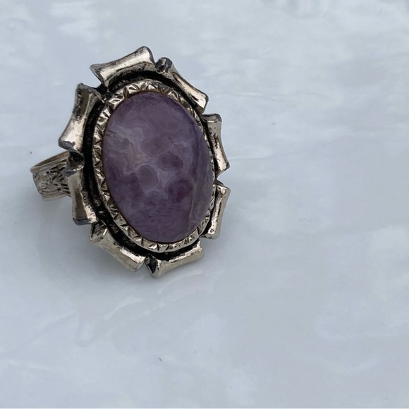 Vintage Purple Variegated Stone Adjustable Size Ring - Picture 5 of 5